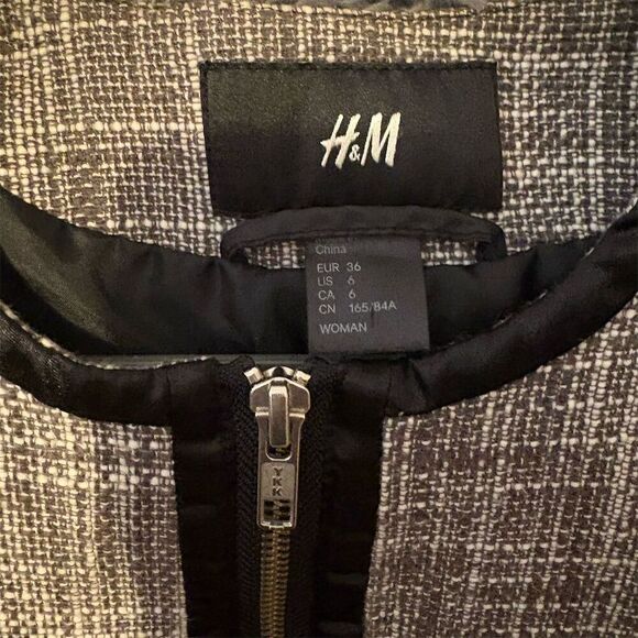 H&M Women's Black Tweed Jacket Size 6 Beaded Embellished Shoulders - Picture 1 of 11
